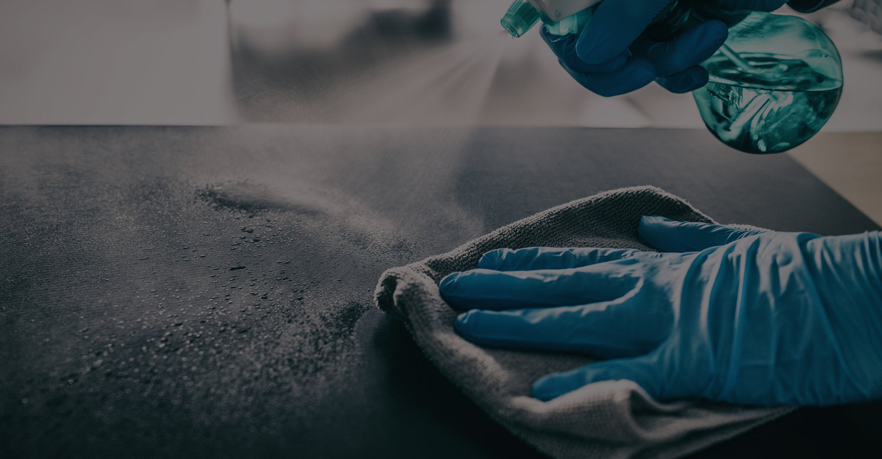 4 Benefits Of Using Hybrid Vinyl/Nitrile Gloves